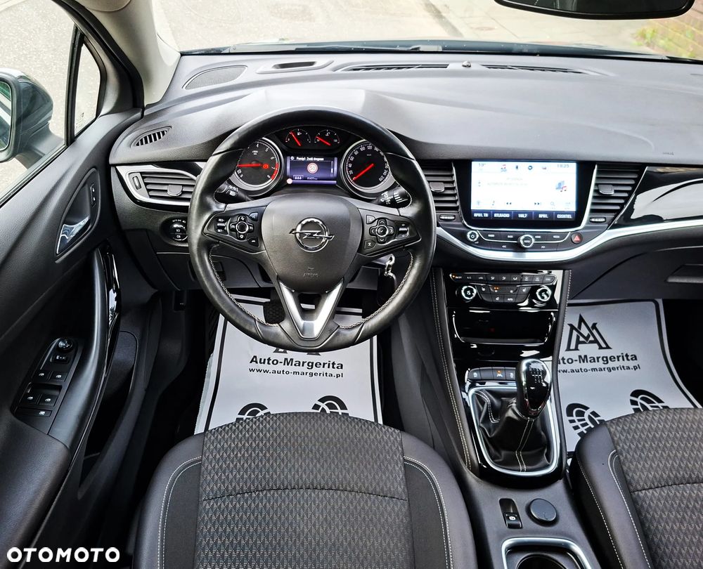 Opel Astra 1.4 Turbo Business - 34