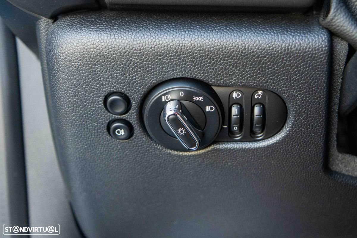 MINI 3 Portas Cooper Premium JCW Auto - 30