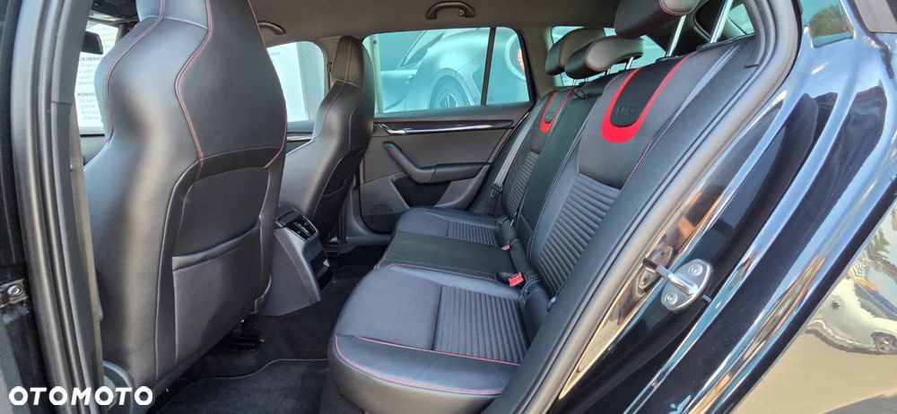 Skoda Octavia 2.0 TDI DSG RS - 33