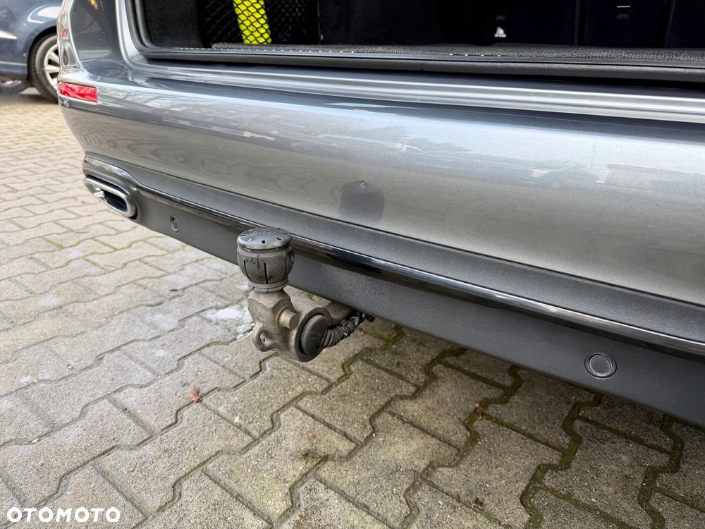 Mercedes-Benz Klasa E 220 d 4Matic 9G-TRONIC Exclusive - 38