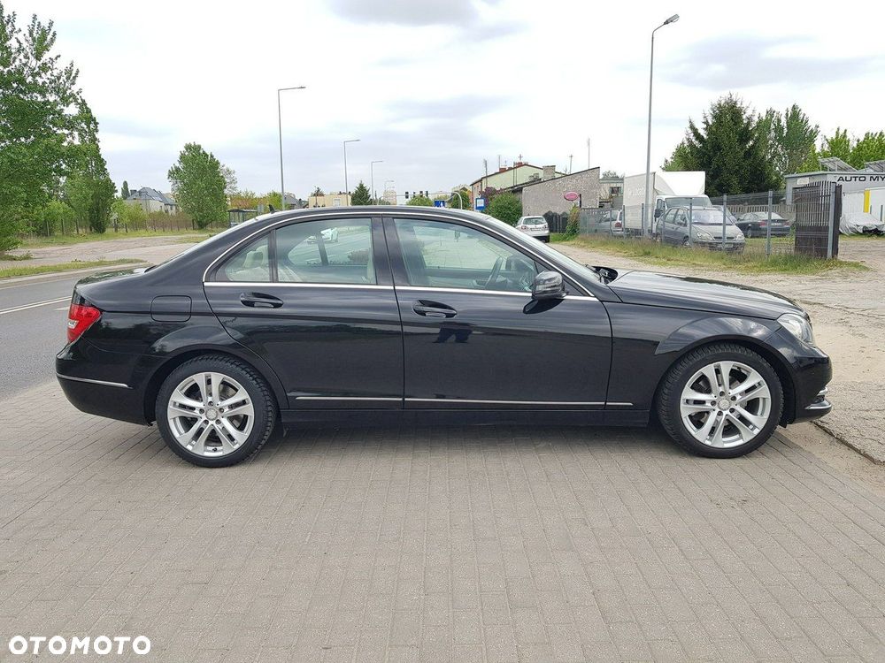 Mercedes-Benz Klasa C 250 CGI Automatik BlueEFFICIENCY Avantgarde - 4