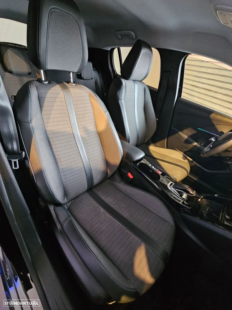 Peugeot e-208 Allure - 20