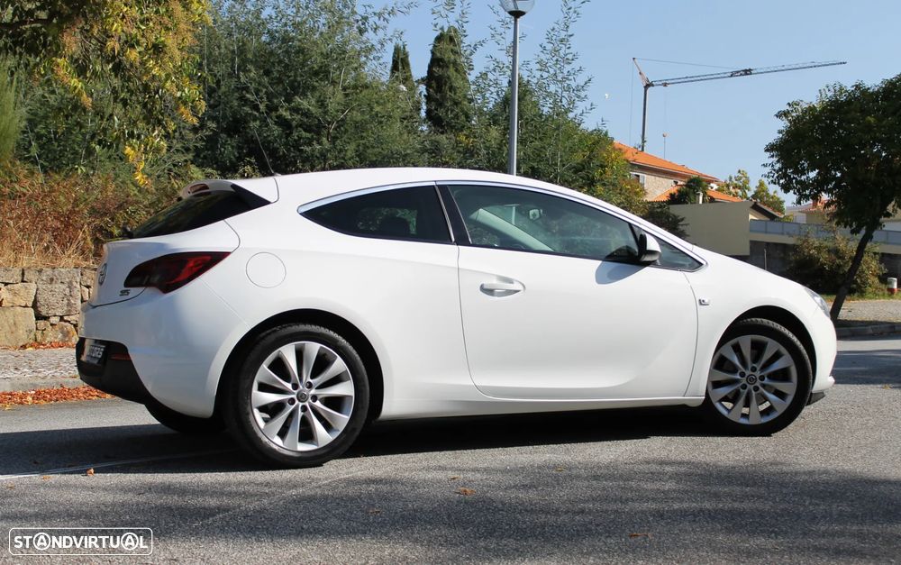 Opel Astra GTC 1.7 CDTi S/S - 11