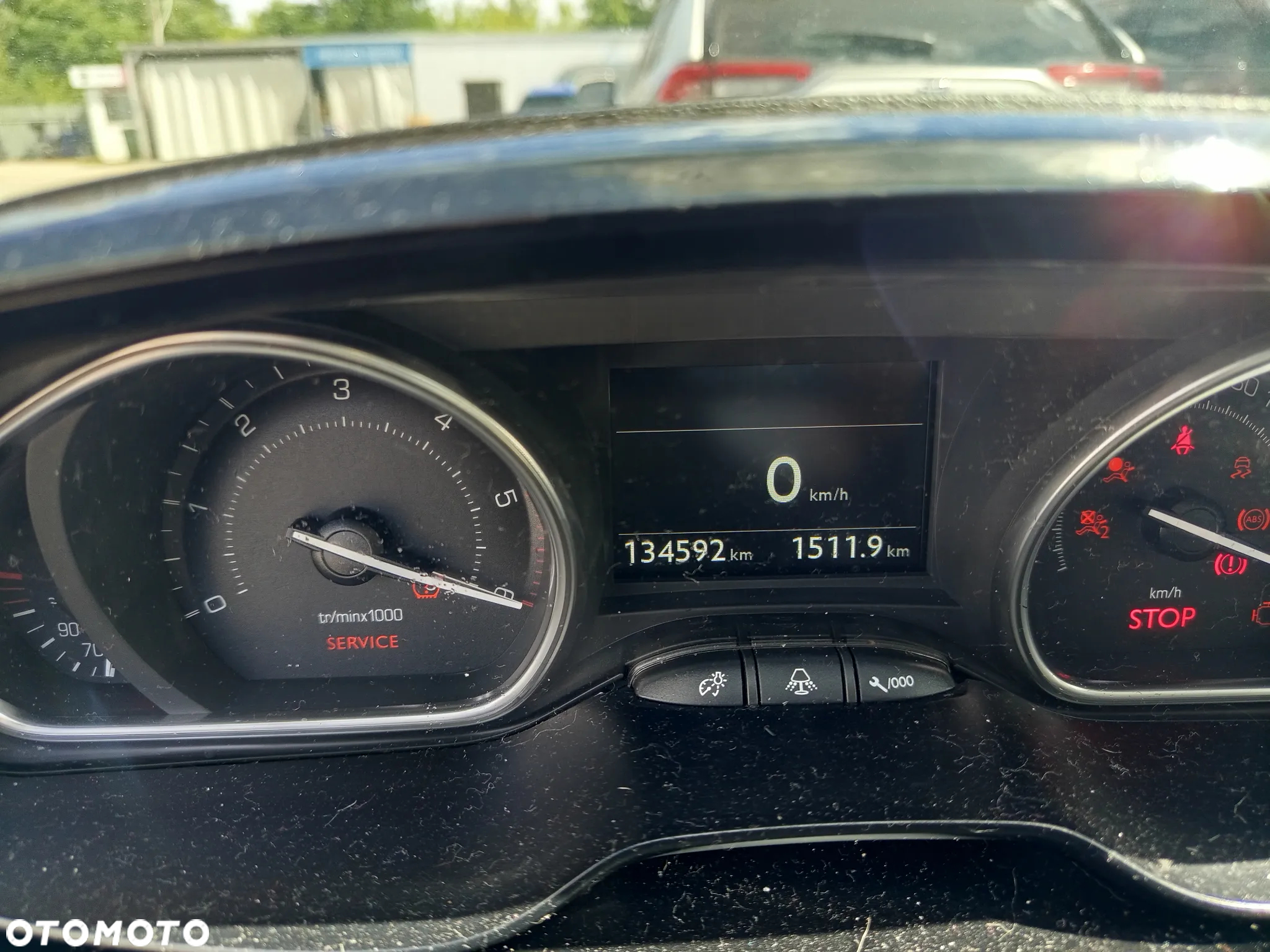 Peugeot 2008 1.6 e-HDi Allure S&S - 13
