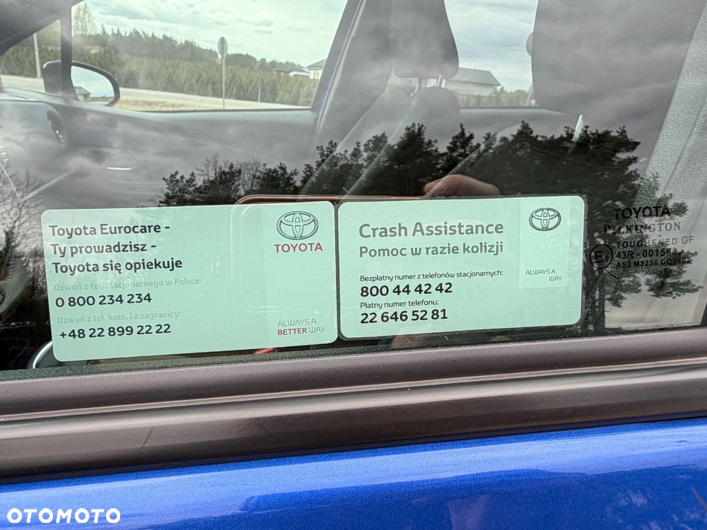 Toyota Yaris Hybrid 100 Selection - 16