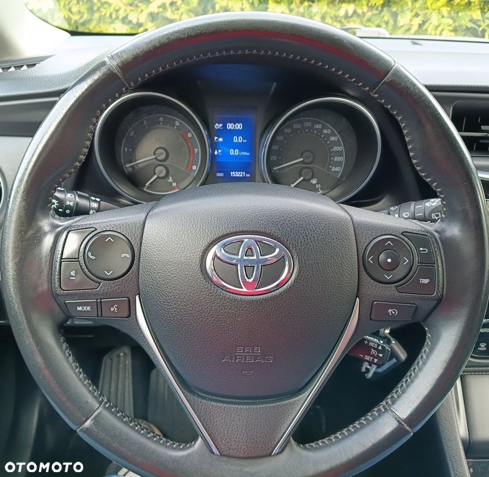 Toyota Auris - 22