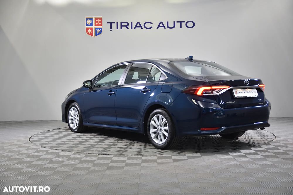 Toyota Corolla - 4