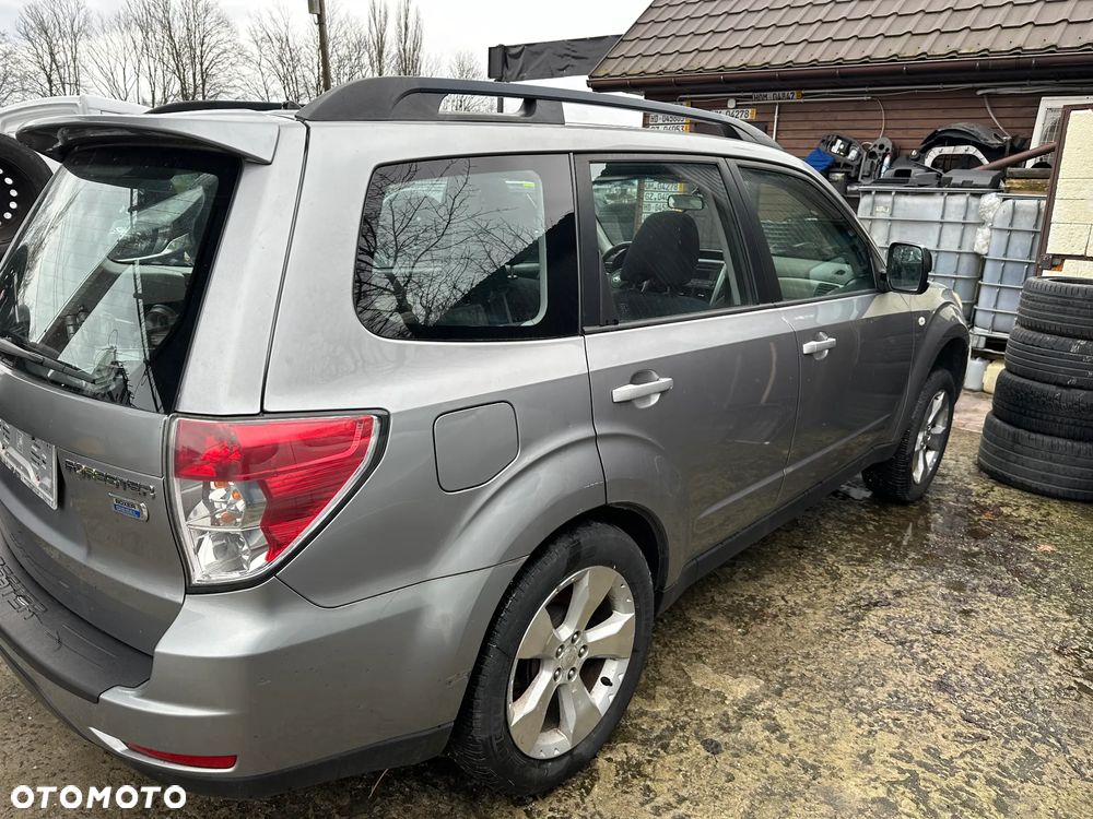 Subaru Forester Części LampaTył Błotnik Zderzak tył Chłodnica Tapicerka Ćwiarka Podłużnica Bok - 8
