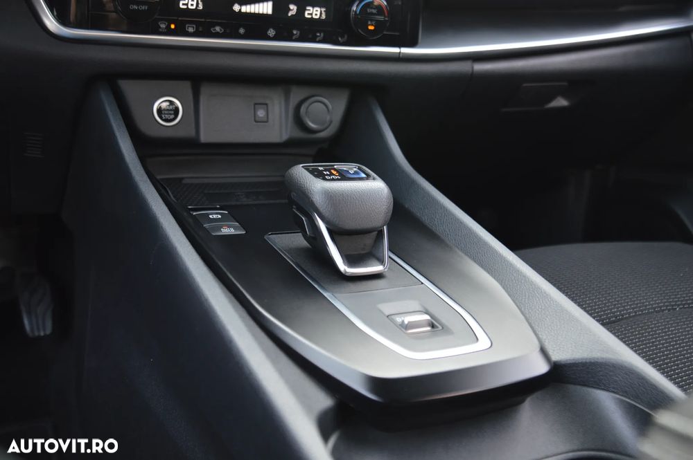 Nissan Qashqai 1.3 l 156CP X-Tronic MHEV N-Connecta - 31