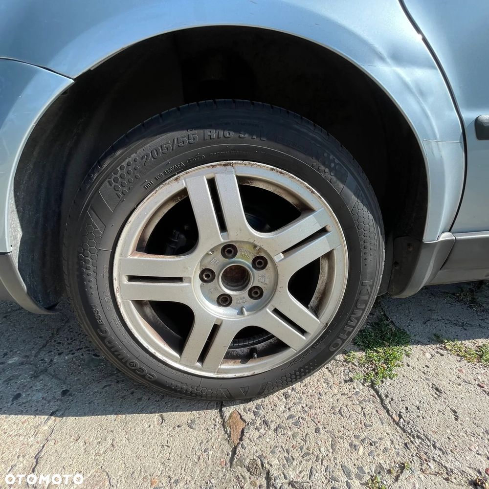 Volkswagen Passat 1.8T Comfortline - 11