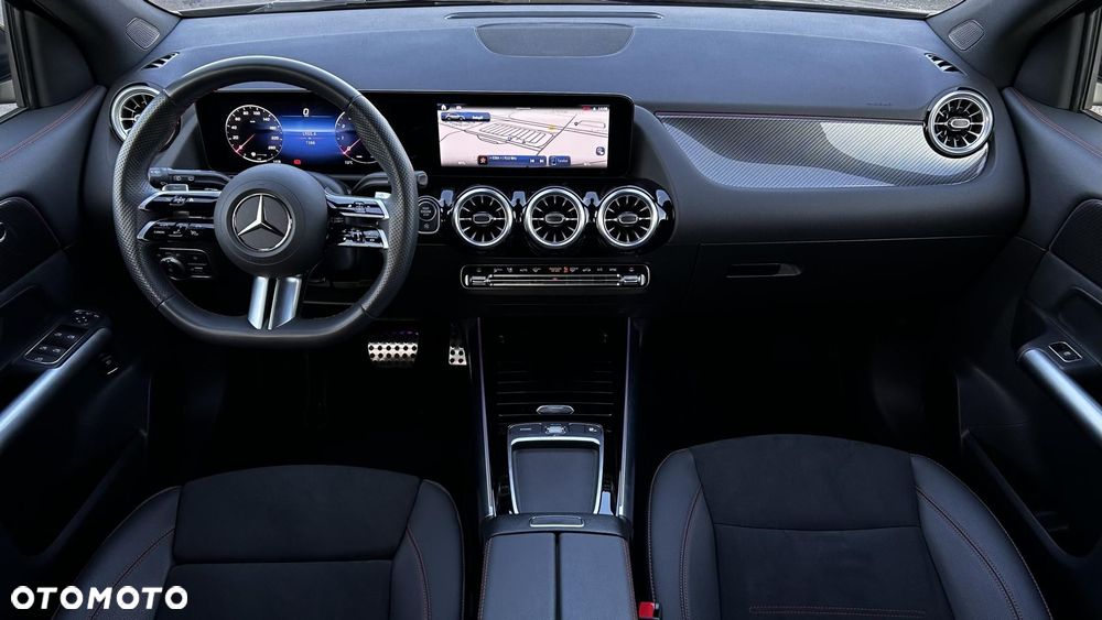 Mercedes-Benz GLA 200 AMG Line - 17