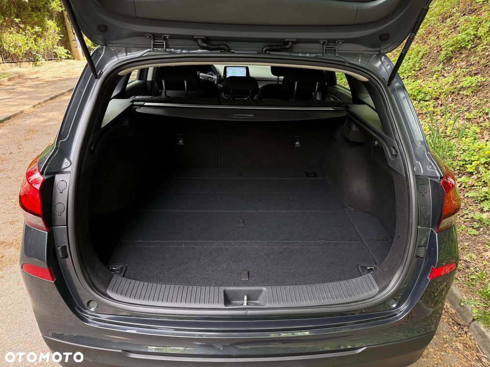 Hyundai i30 1.5 DPI Classic + - 19