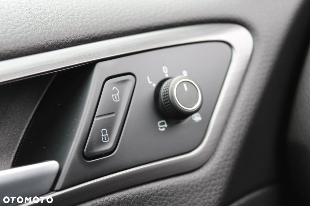 Volkswagen Golf 1.6 BlueTDI DSG Trendline - 35