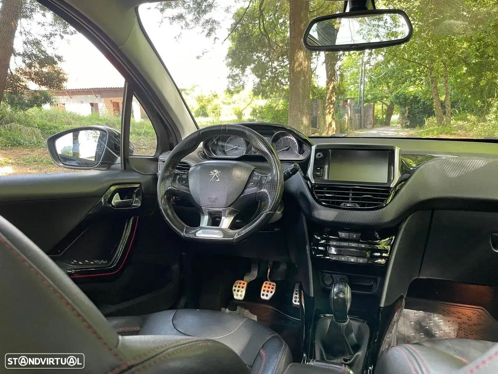 Peugeot 2008 1.2 PureTech GT Line - 14