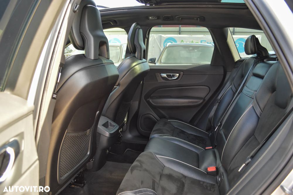 Volvo XC 60 D5 AWD R-Design - 31