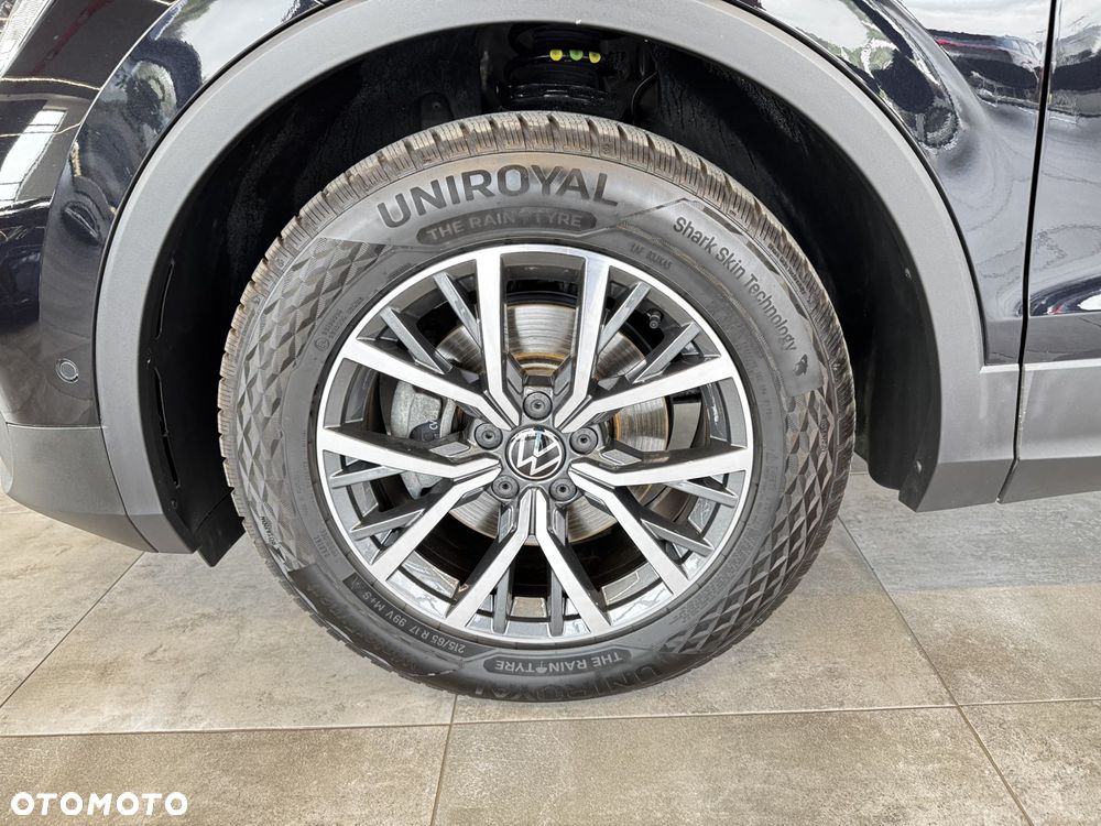 Volkswagen Tiguan - 11