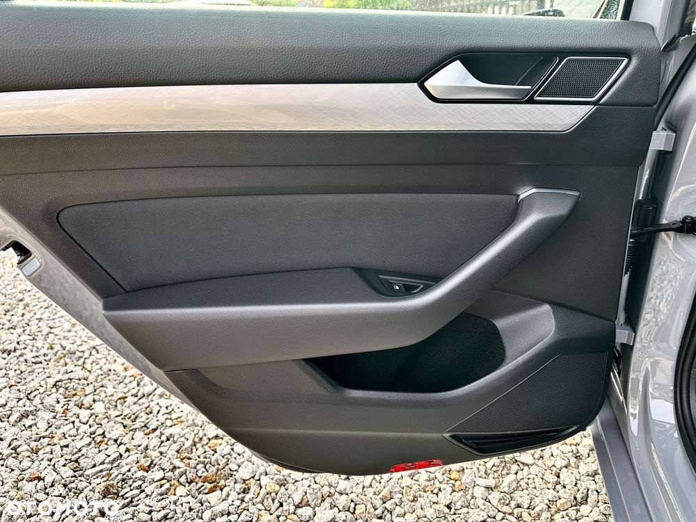 Volkswagen Passat 2.0 TSI Elegance DSG - 18