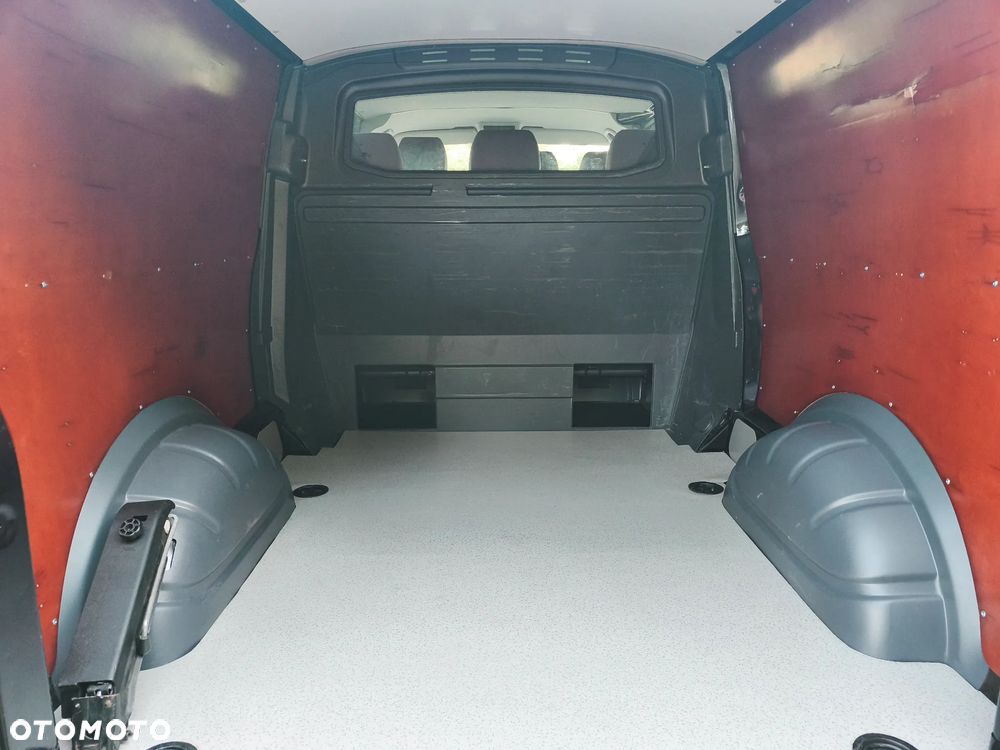 Volkswagen Transporter - 32
