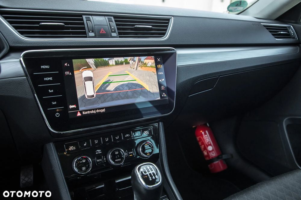 Skoda Superb 2.0 TDI Sportline - 22