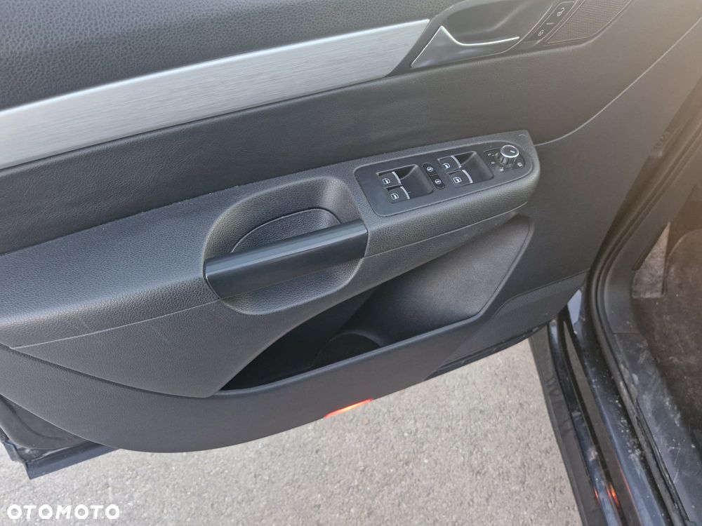 Volkswagen Sharan - 16