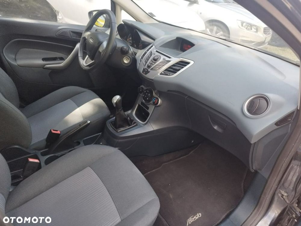 Ford Fiesta - 16