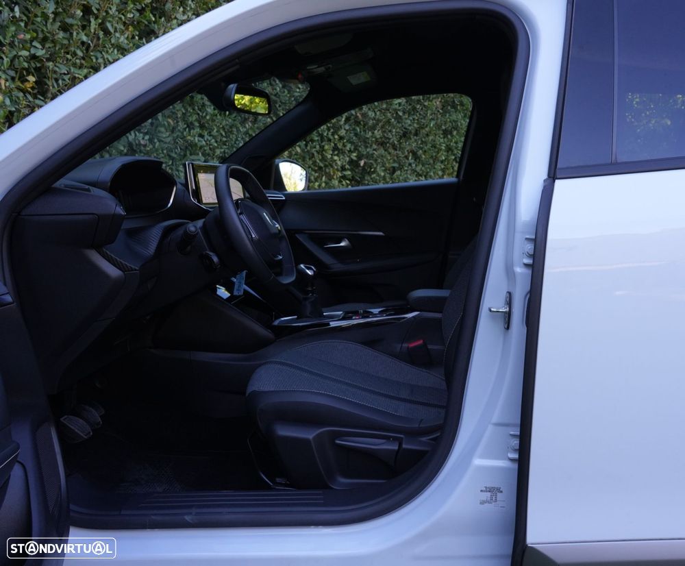 Peugeot 2008 1.2 PureTech Allure Pack - 16