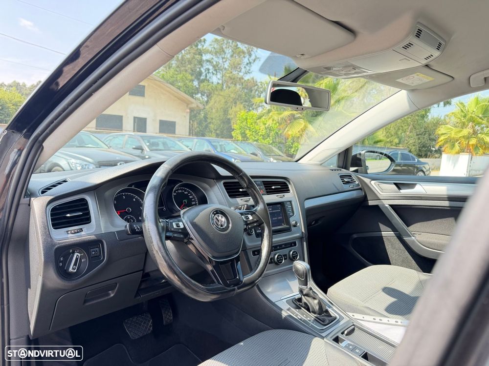 VW Golf Variant 1.6 TDi Confortline DSG - 32
