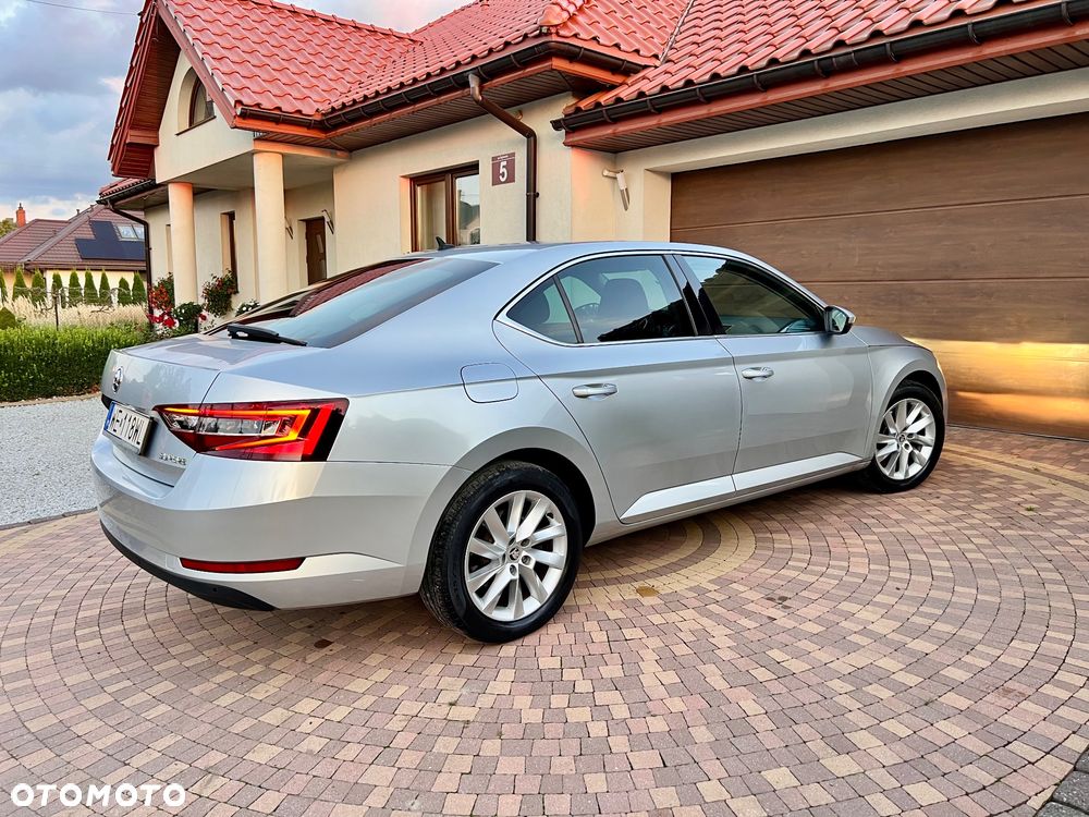 Skoda Superb 2.0 TDI SCR Style - 22