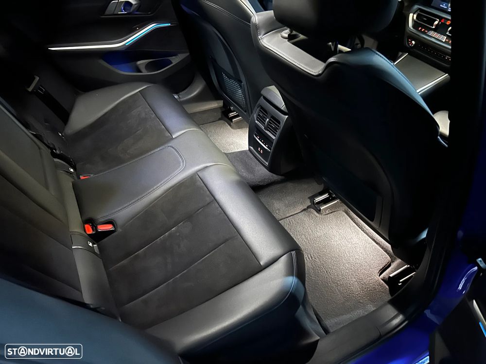 BMW 330 - 29