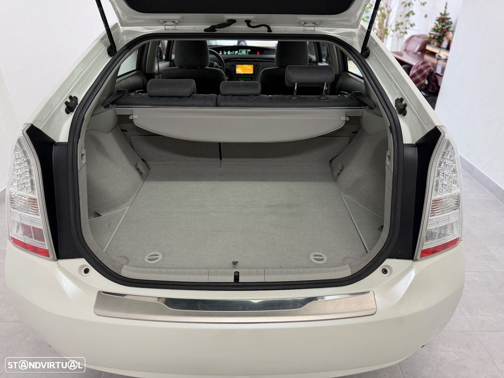 Toyota Prius 1.8 Premium +Pele+GPS+Solar - 30