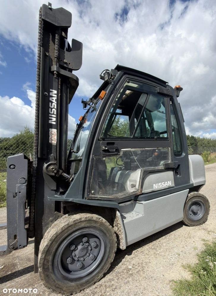 Nissan YG1D24300 - 12