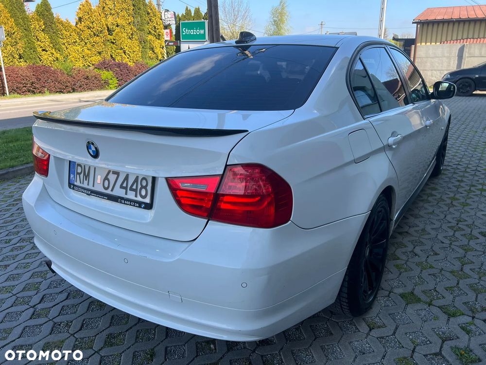 BMW Seria 3 318i - 4