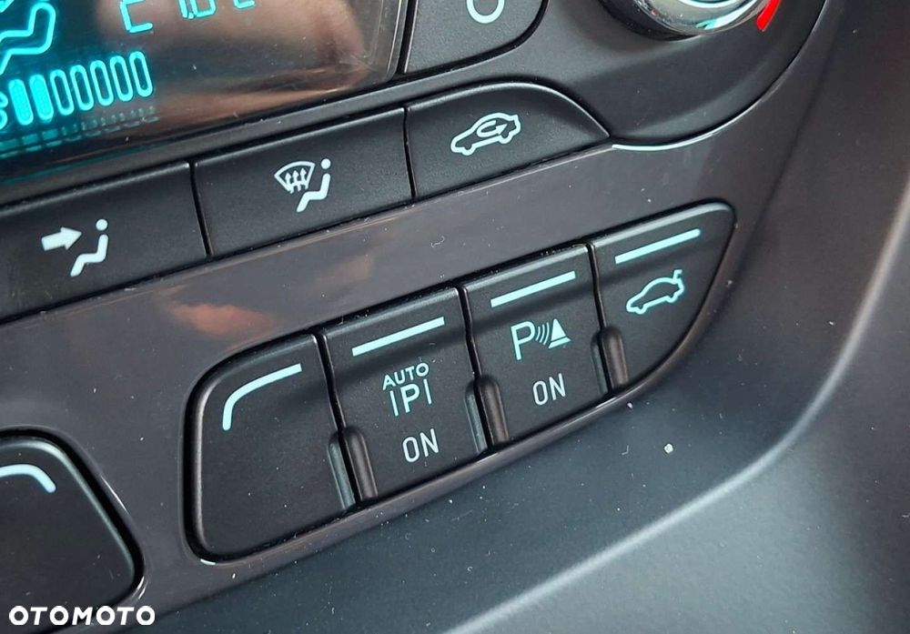 Ford Kuga - 32
