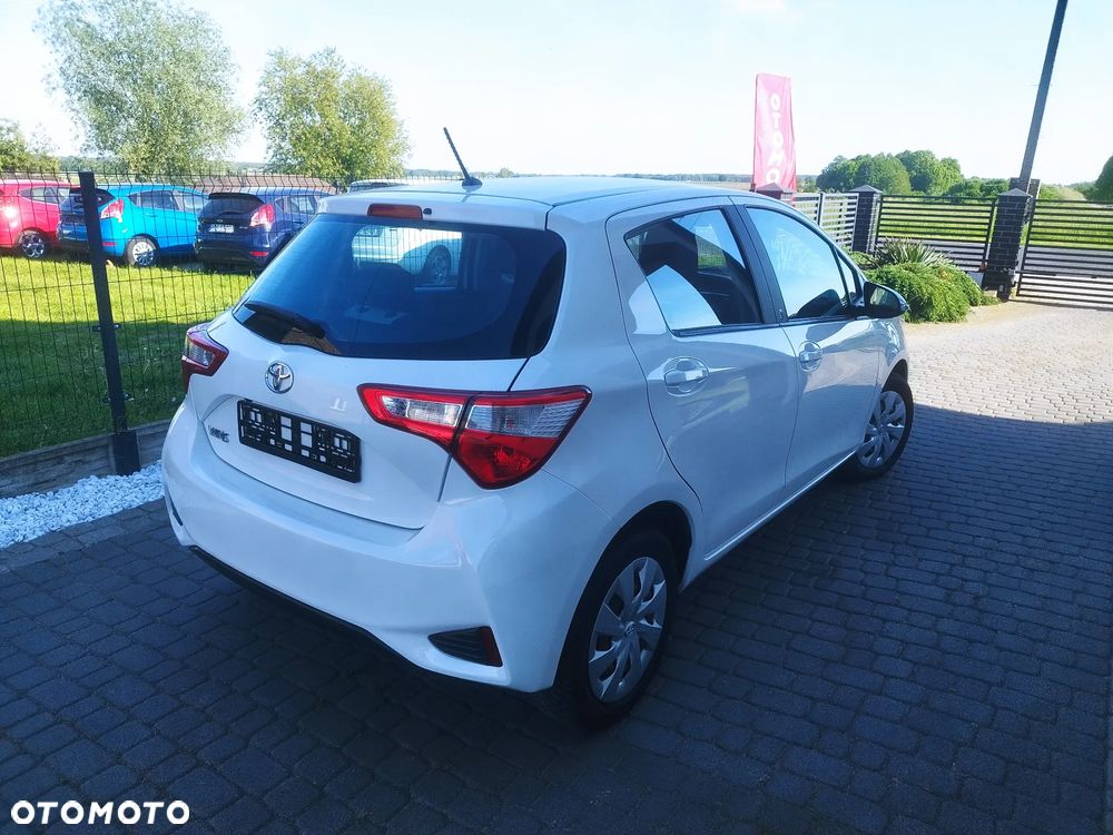 Toyota Yaris - 10