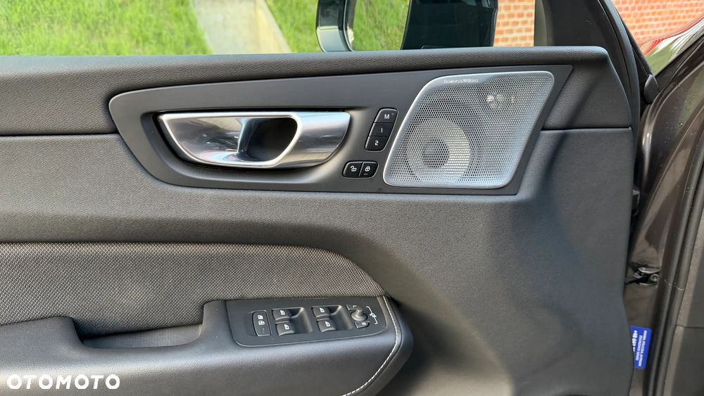 Volvo XC 60 B5 B AWD Ultra Black Edition - 12