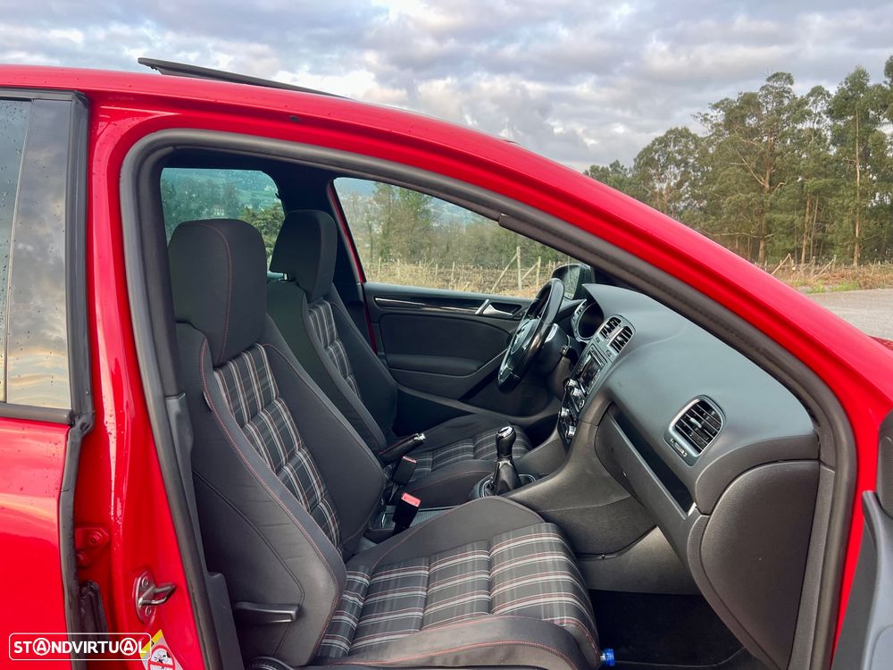 VW Golf 2.0 GTI - 28