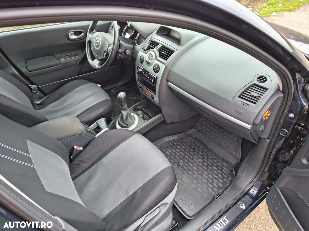 Renault Megane 1.6 Exception - 9