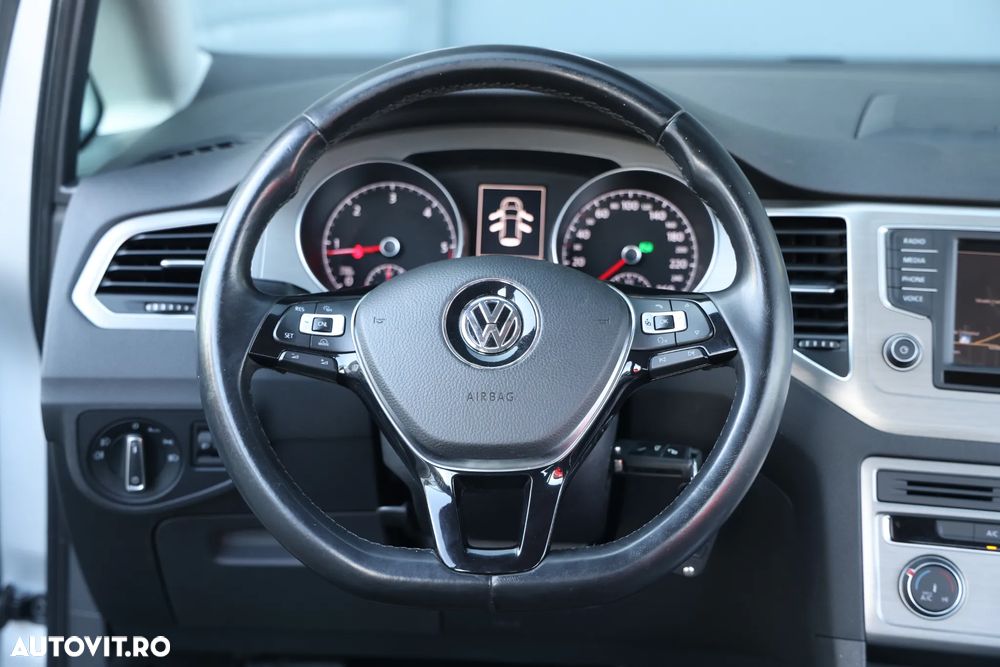 Volkswagen Golf 1.6 TDI DPF BMT DSG Trendline - 18