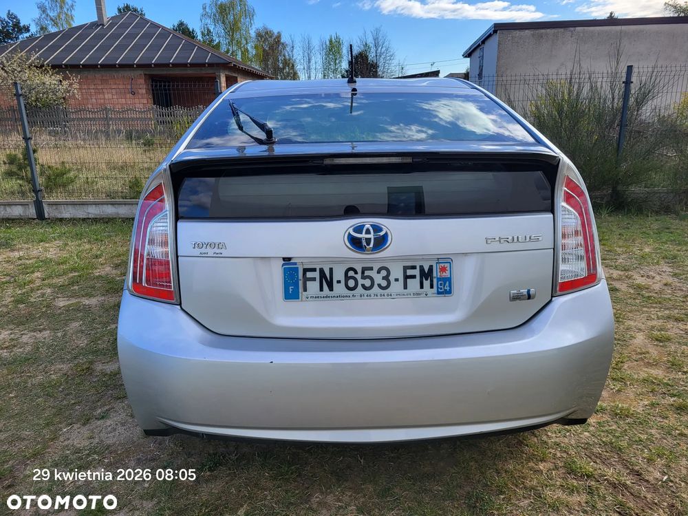 Toyota Prius (Hybrid) Executive - 12