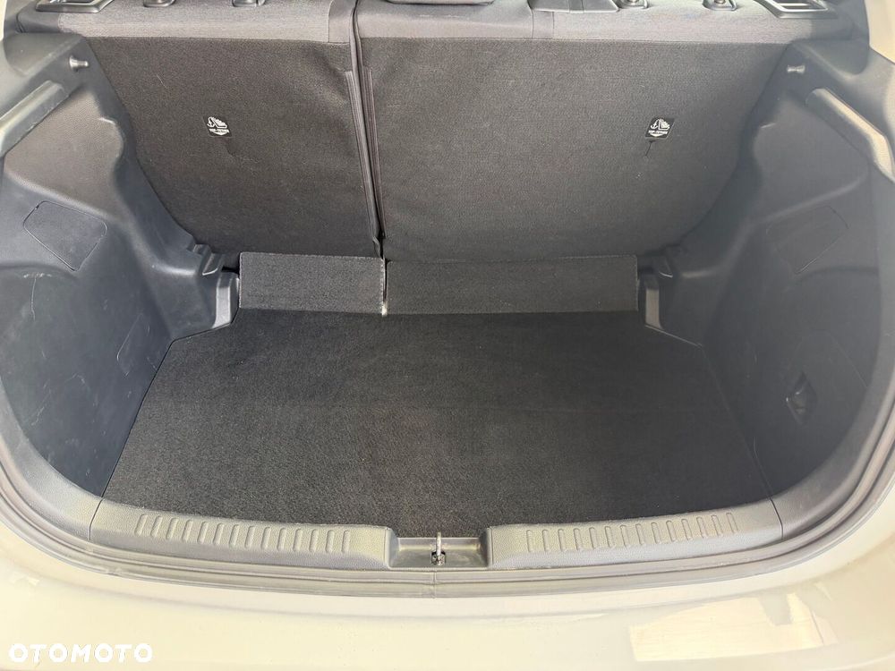 Toyota Yaris - 24