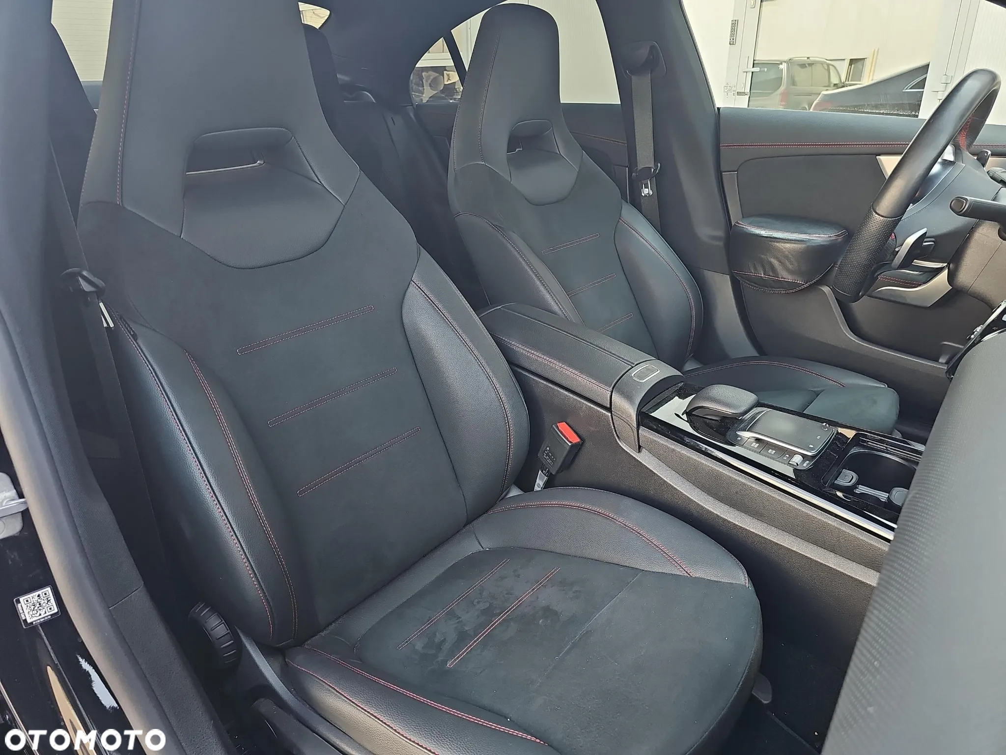 Mercedes-Benz CLA 200 4-Matic AMG Line 8G-DCT - 13