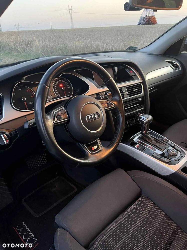 Audi A4 Limousine - 10