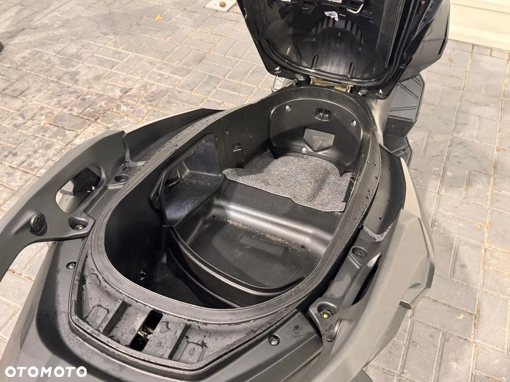 Honda ADV350 - 10