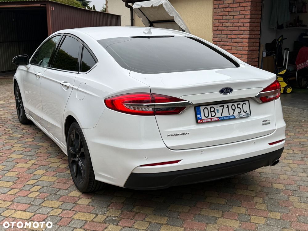 Ford Fusion - 2
