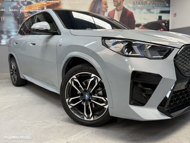 BMW iX2 eDrive20 Edição Desportiva M - 2