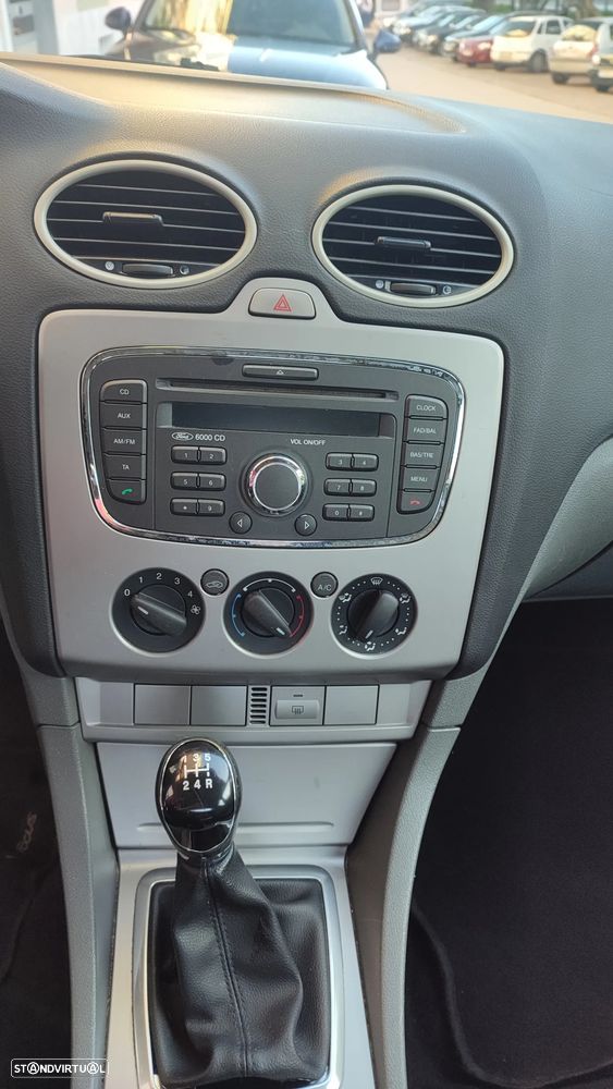 Ford Focus 1.4 16V Trend - 5