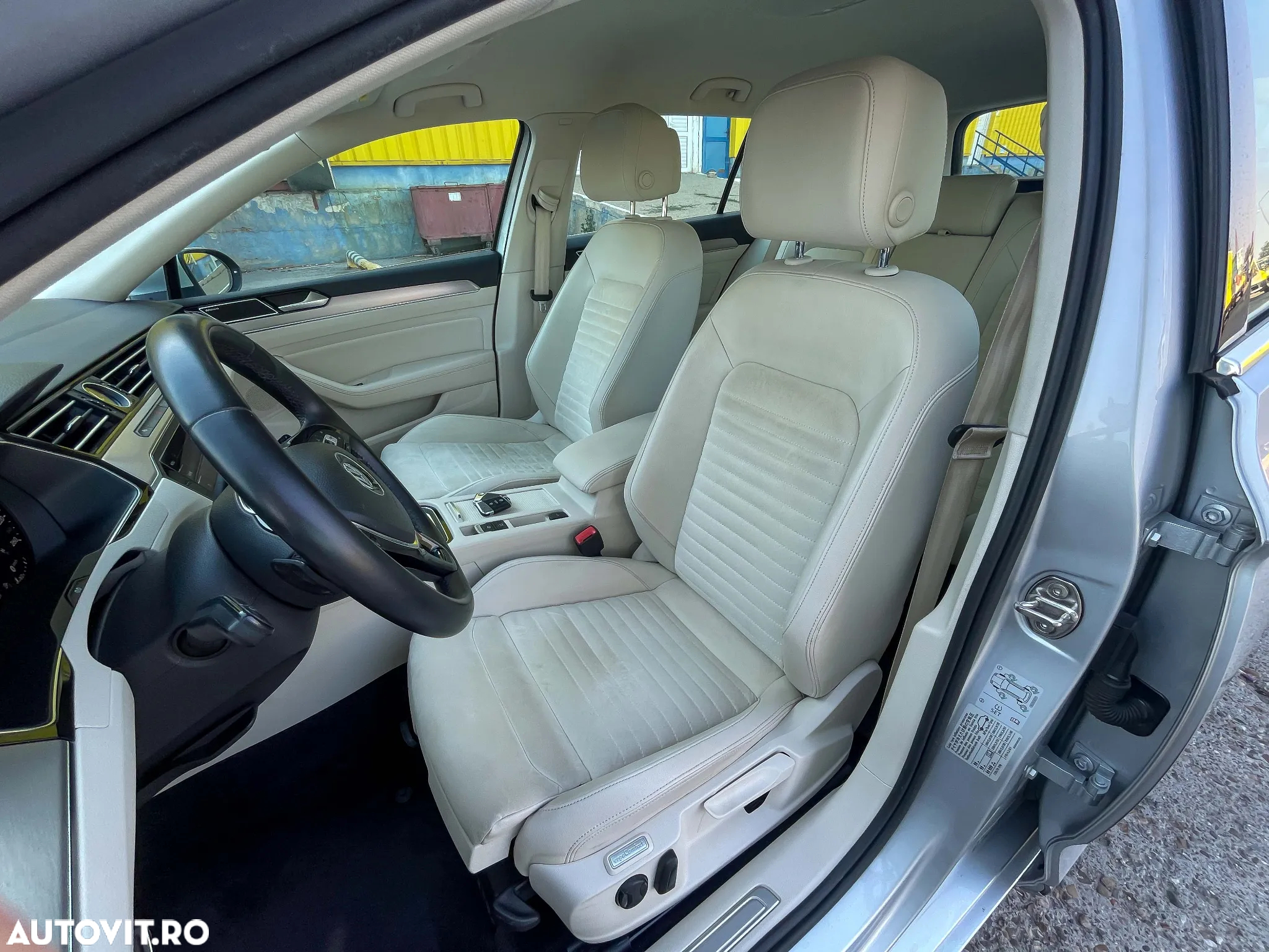 Volkswagen Passat Variant 2.0 TDI DSG Highline - 9
