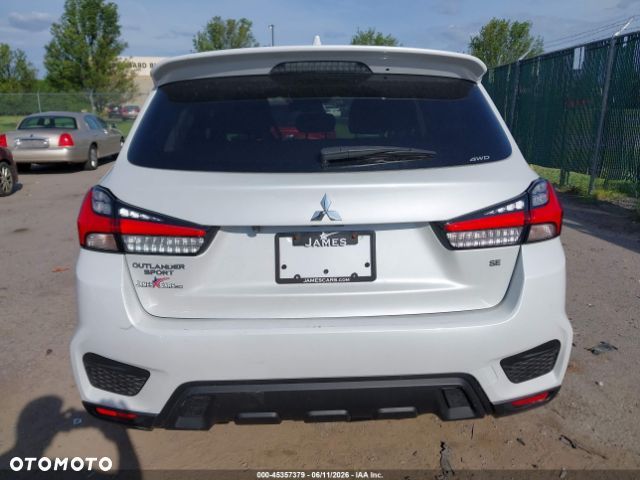 Mitsubishi Outlander - 10