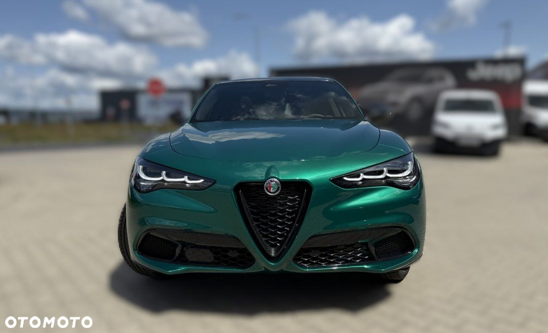 Alfa Romeo Stelvio - 2