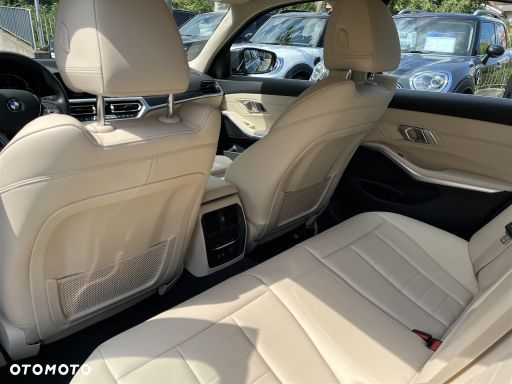 BMW Seria 3 330e Sport Line sport - 23